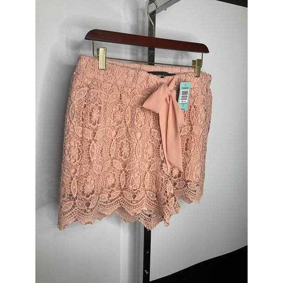 NWT TORRID 00 Peachy 3.5" Crochet Pull On Shorts Boho - Picture 2 of 7